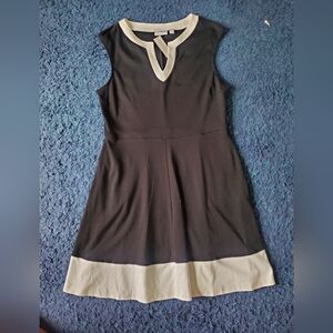 *NWT* New York & Company black/white notched neck A-line dress size L